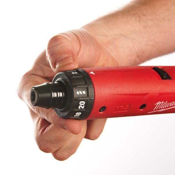 Викрутка акумуляторна MILWAUKEE, M4 D-202B, 5Нм (зарядний пристрій, 2 акумулятори М4 2Аг, картонне пакування) 4933440475 фото