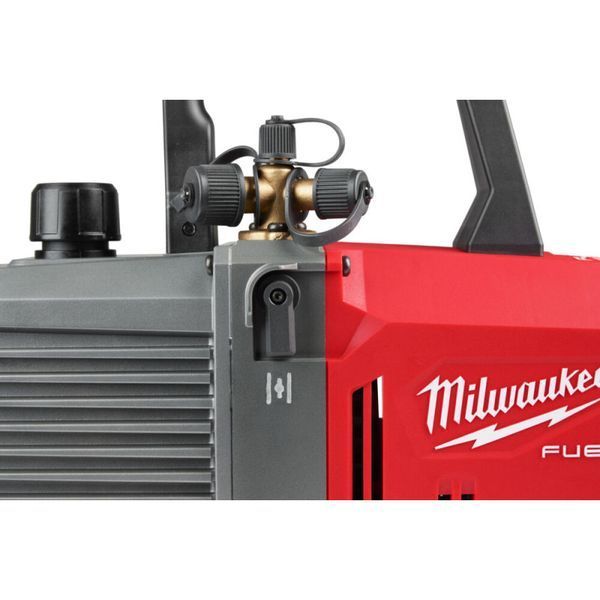 Насос вакуумний аккумуляторный бесщёточный MILWAUKEE, M18 FVP5-0 с адаптером (каркас) 4933498379 фото