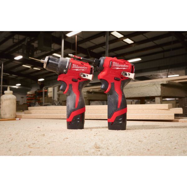 Шуруповерт ударный аккумуляторный бесщеточный 1/4'' HEX MILWAUKEE, M12 BLIDRC-0, 124Нм (каркас) 4933499689 фото