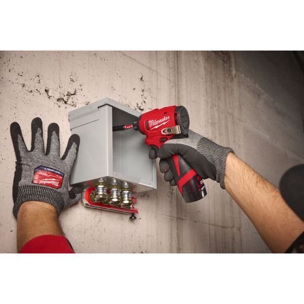 Шуруповерт ударный аккумуляторный бесщеточный 1/4'' HEX MILWAUKEE, M12 BLIDRC-0, 124Нм (каркас) 4933499689 фото