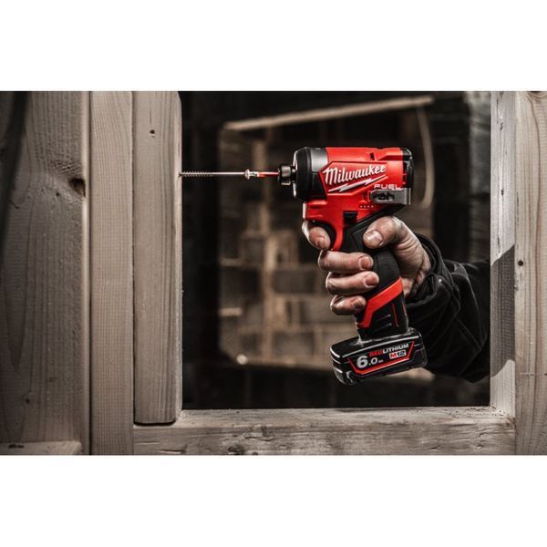 Шуруповерт ударный аккумуляторный бесщёточный 1/4'' HEX MILWAUKEE, M12 FID2-202Х, 170Нм 4933479877 фото