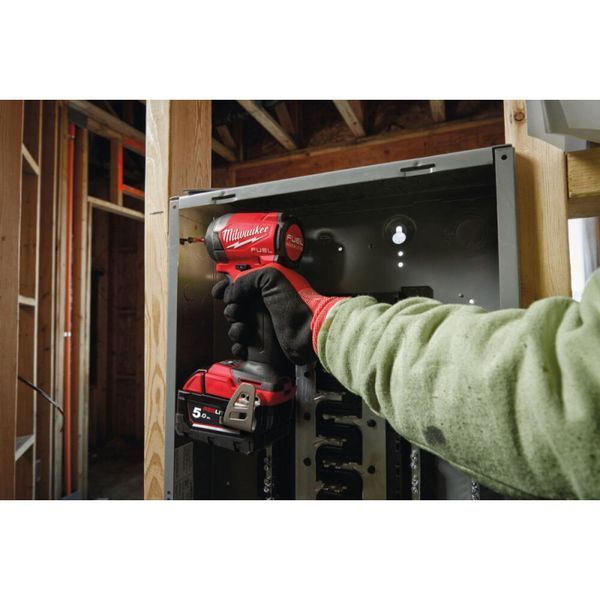 Шуруповерт ударный аккумуляторный бесщёточный 1/4" HEX MILWAUKEE, M18 FID3-0X, 226Нм (каркас,HDкейс) 4933479864 фото