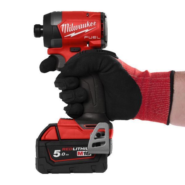 Шуруповерт ударный аккумуляторный бесщёточный 1/4" HEX MILWAUKEE, M18 FID3-0X, 226Нм (каркас,HDкейс) 4933479864 фото