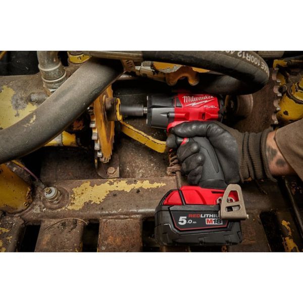 Гайковерт аккумуляторный бесщёточный 1/2'' MILWAUKEE, M18 FMTIW2F12-502Х, 881Нм, с кольцом 4933478450 фото
