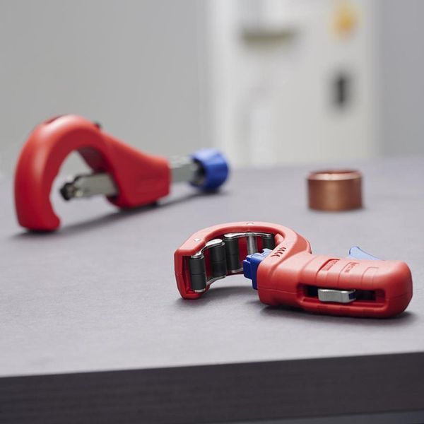 Труборез диаметром от 6 до 76 мм (1/4" - 3") KNIPEX TubiX&reg; XL 90 31 03 BK фото