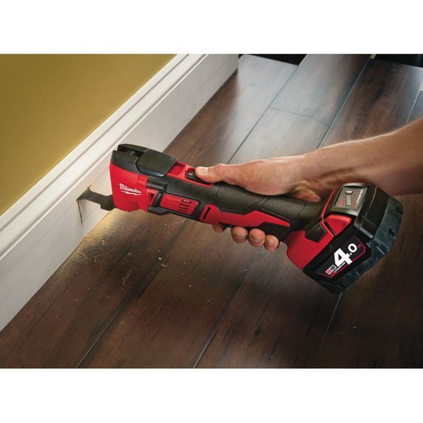 Инструмент многофункциональный аккумуляторный MILWAUKEE, M18 BMT-0 (каркас) 4933446203 фото