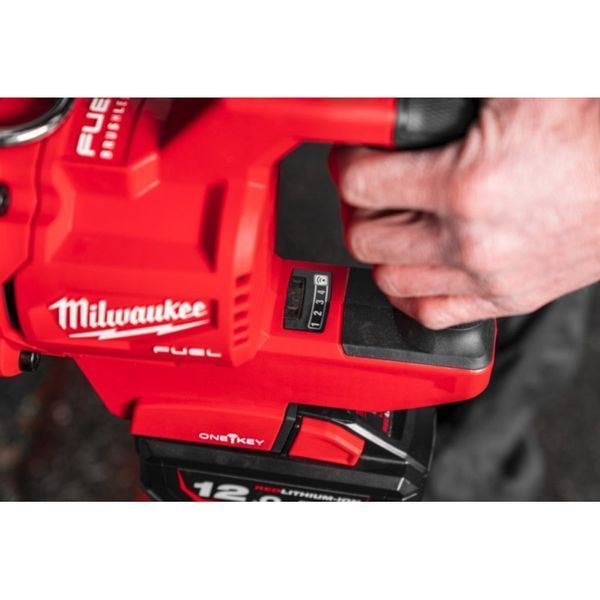 Гайковерт аккумуляторный бесщеточный 1'' MILWAUKEE, M18 ONEFHIWF1DS-0C, 2711Нм, с кольцом (кейс) 4933472071 фото