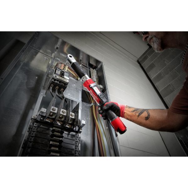 Ключ динамометричний електронний 3/8'' MILWAUKEE, M12 ONEFTR38-0C (13,6-135,6Нм) (каркас, кейс) 4933464966 фото