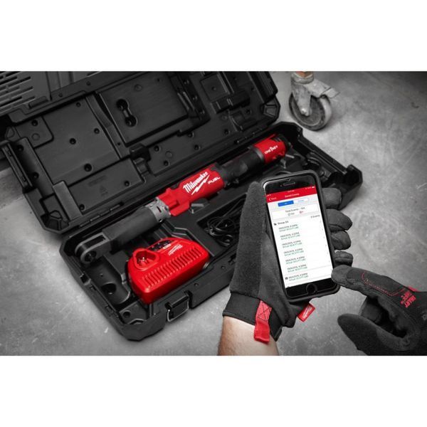 Ключ динамометричний електронний 3/8'' MILWAUKEE, M12 ONEFTR38-0C (13,6-135,6Нм) (каркас, кейс) 4933464966 фото
