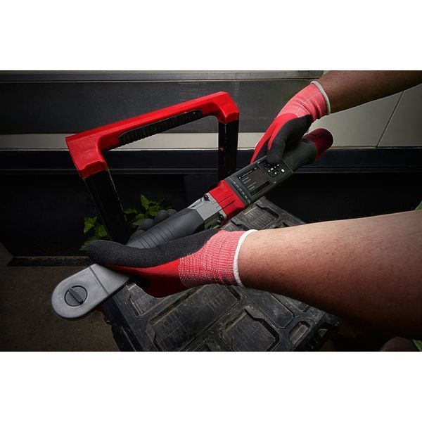 Ключ динамометрический электронный 3/8'' MILWAUKEE, M12 ONEFTR38-0C (13,6-135,6Нм) (каркас, кейс) 4933464966 фото