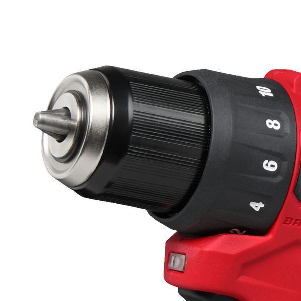 Дрель-шуруповёрт аккумуляторная бесщёточная MILWAUKEE, M12 BLDDRC-202С, 40Нм (ЗУ, 2х2Ач, кейс) 4933499686 фото