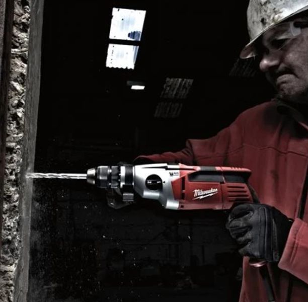 Дриль з ударом двошвидкісний MILWAUKEE, PD2E 24 R, 1020Вт (60Нм) (бічна рукоять, HD кейс) 4933419595 фото