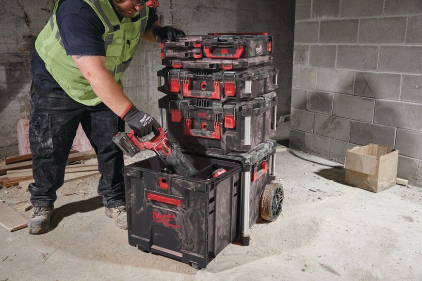 Кейс з висувним відсіком PACKOUT MILWAUKEE на колесах 4932498651 фото