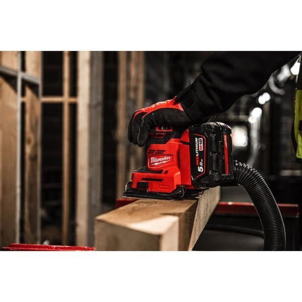 Шліфмашина вібраційна акумуляторна MILWAUKEE, M18 BQSS-0, 113х104мм (каркас) 4933479966 фото