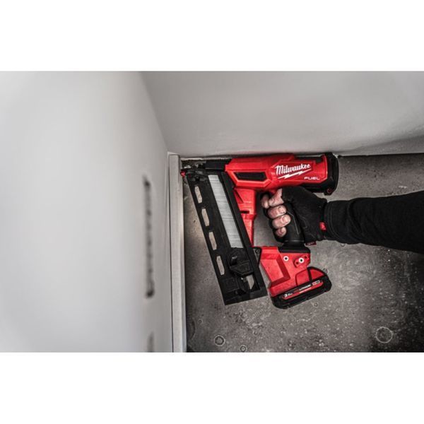 Пистолет гвоздезабивной аккумуляторный бесщёточный MILWAUKEE, M18 FN16GA-0X, 32-64мм (каркас,HDкейс) 4933478094 фото
