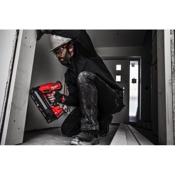 Пистолет гвоздезабивной аккумуляторный бесщёточный MILWAUKEE, M18 FN16GA-0X, 32-64мм (каркас,HDкейс) 4933478094 фото