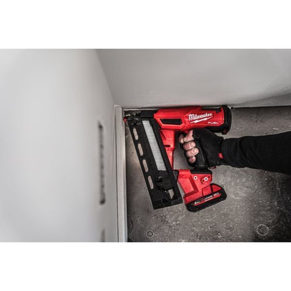 Пистолет гвоздезабивной аккумуляторный бесщёточный MILWAUKEE, M18 FN16GA-202X, 32-64мм (HDкейс) 4933478092 фото