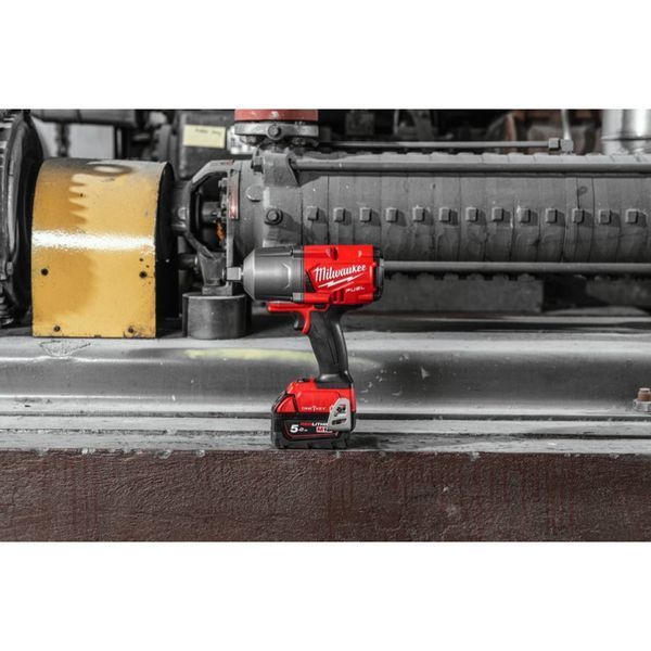 Гайковерт аккумуляторный бесщёточный 3/4'' MILWAUKEE, M18 ONEFHIWF34-502X, 2034Нм, с кольцом 4933459730 фото