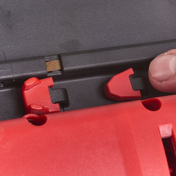 Пистолет гвоздезабивной аккумуляторный бесщёточный MILWAUKEE, M18 FN18GS-0X, 16-54мм (каркас,HDкейс) 4933471409 фото